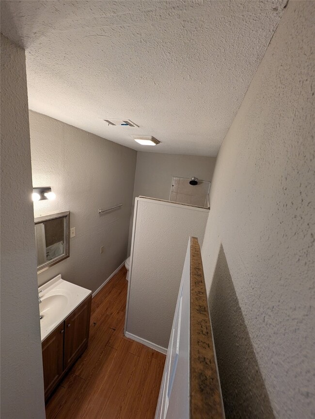 Photo - 2125 Nora St