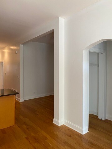 3744 N Kenmore Ave Unit 001