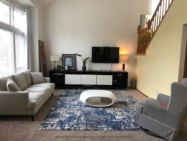 Photo - 10918 Crocus Pl NW