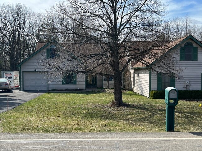 Front of house - 31 Janivar Dr House