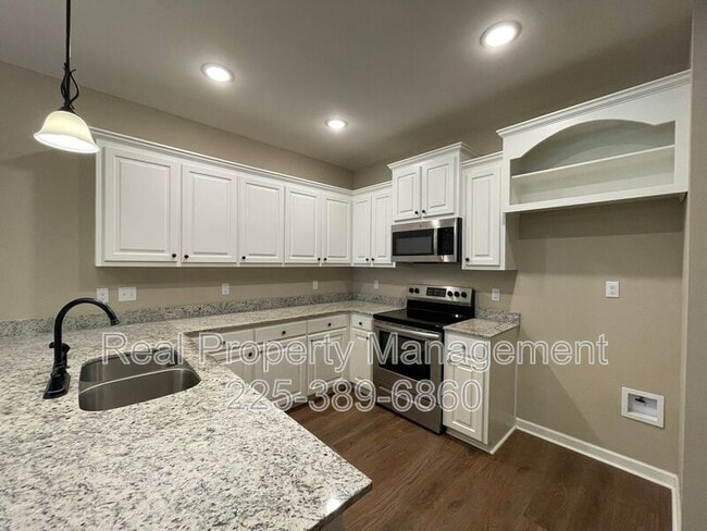 Photo - 17414 Berkshire Dr
