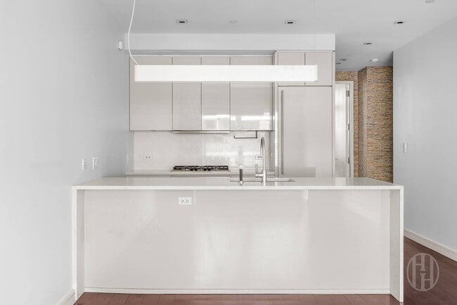 Photo - 300 E 23rd St Unit 6A