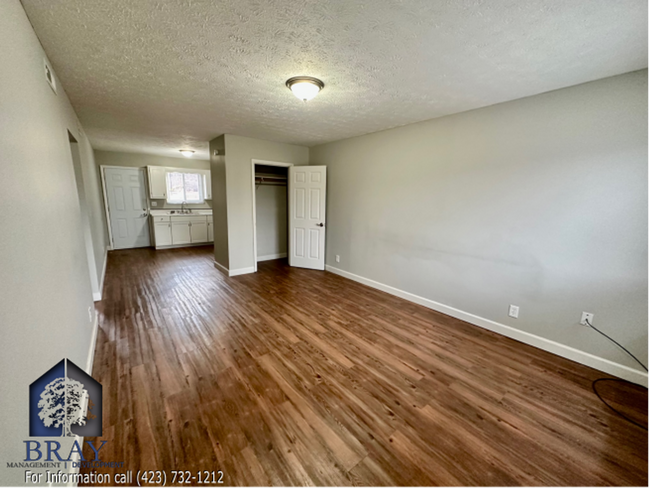 Photo - One-Level Living in a tree lined community Unidad 06