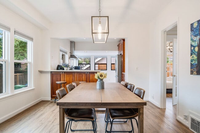 Photo - 2403 7th Ave W Unidad ID1036024P