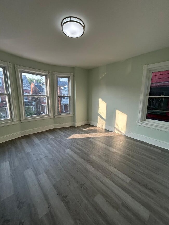 Building Photo - La casa de tu suenos Nice and modern and u... Rental
