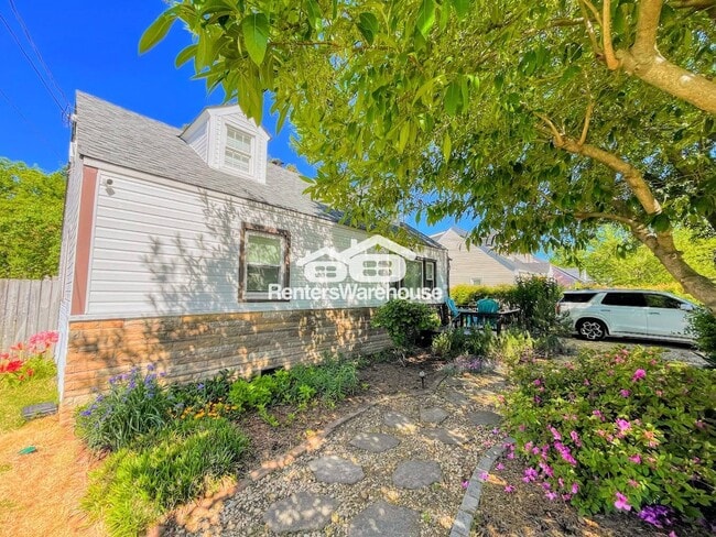 Photo - 8455 Radnor Rd