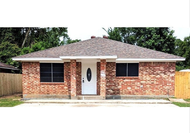 Photo - 829 Canfield St