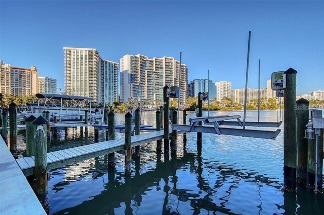 Photo - 650 Golden Gate Point