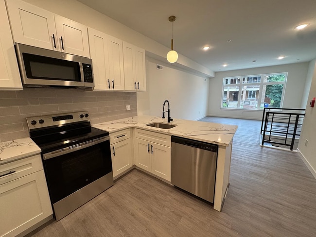 Building Photo - 5320 Angora Terrace Unit 1