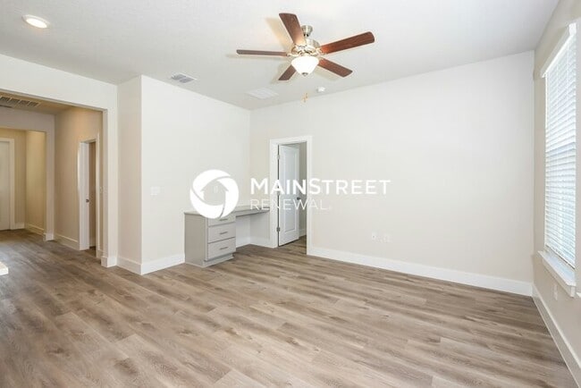 Photo - 3 Bedroom Pet-Friendly Home in Deland, FL ...