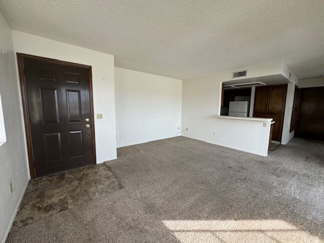 1 BR 1Ba Condo-Gated entrance, Includes M... - 1 BR 1Ba  Condo-Gated entrance, Includes M... Unit 10