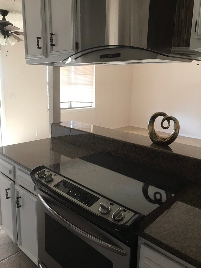 Photo - 104 Loraine St