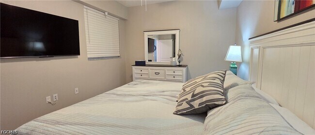 Photo - 16635 Lake Cir Dr Unit 612