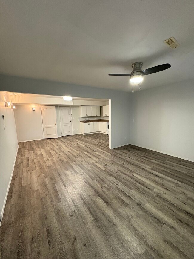 Photo - 9687 Windsor St