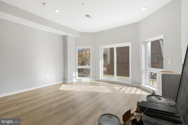 Photo - 919 N 15th St Unidad 2