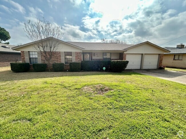 Building Photo - Well Maintained Arlington 3 Bedroom Rental