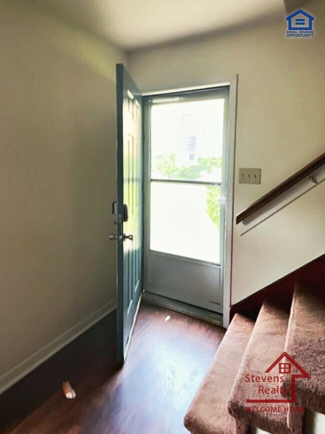Photo - 402 Oriole Dr