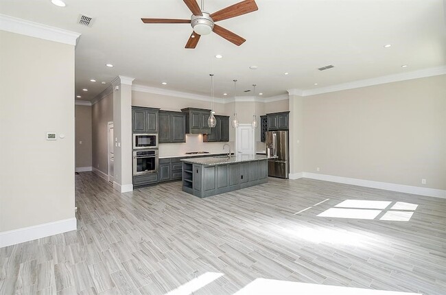 Photo - 6723 Sussex Manor St