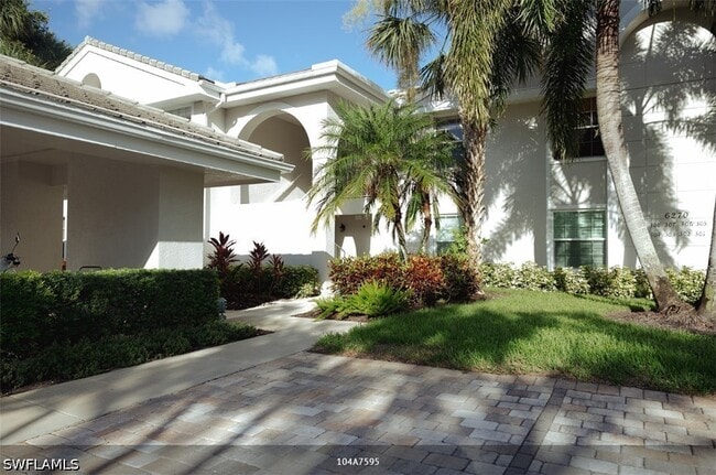 Building Photo - 6270 Bellerive Ave Unit 303