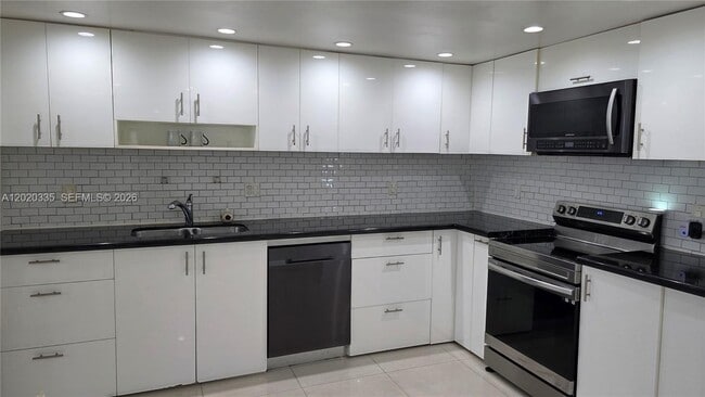 Building Photo - 1351 NE Miami Gardens Dr Unit 511E