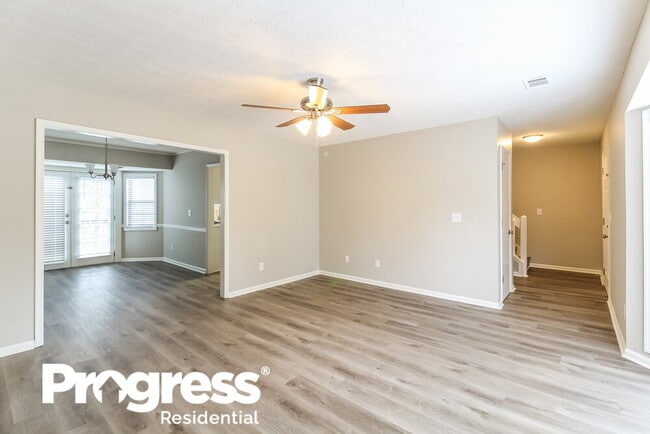 Photo - 1230 Howard Way