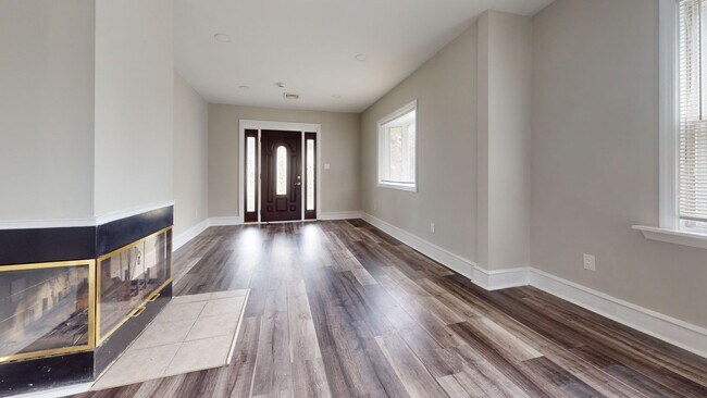 Photo - For Rent: Renovated Two-in-One Bi-Level Ho...