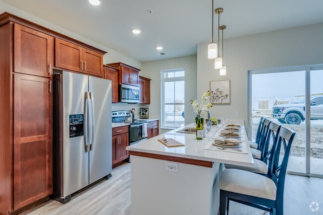 Kitchen/Breakfast Bar (2 BR, 2 BA - 1,259SF)