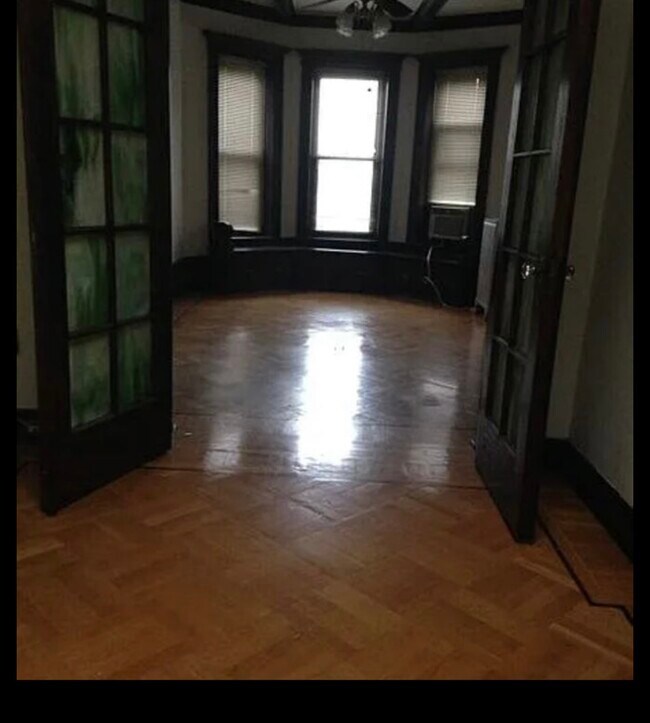 Photo - 1548 Union St