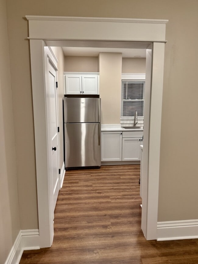 Photo - 1026 W 7th St