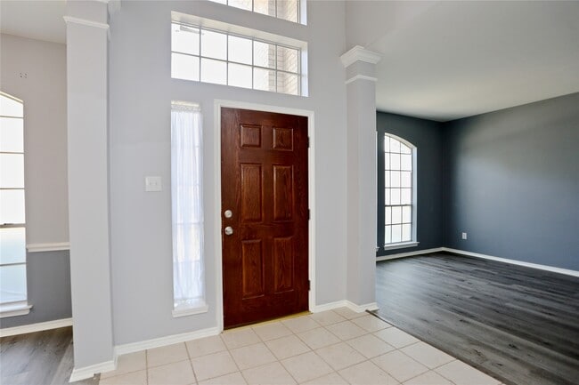 Photo - 2515 Hyland Park