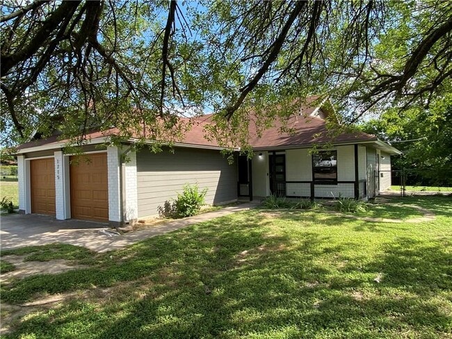Photo - 1715 Shadowview Dr