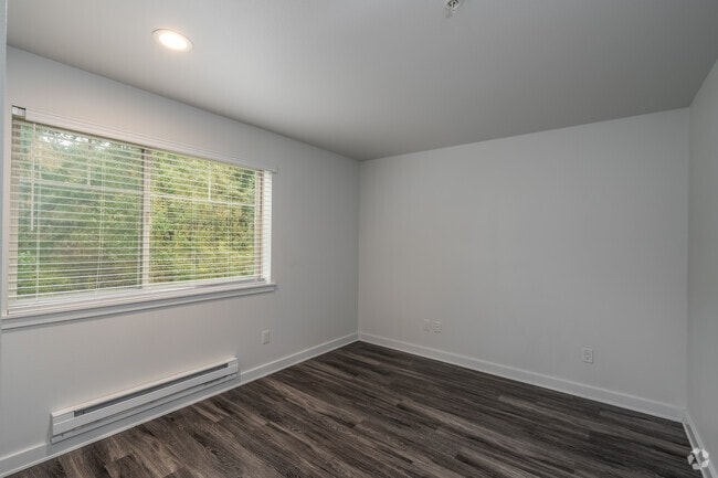 1BR, 1BA - 605SF - Bedroom - Lynwood Commons