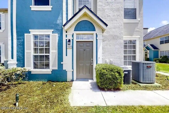 Building Photo - 13703 Richmond Park Dr N Unit 1905