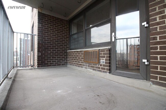 Photo - 175 W 90th St