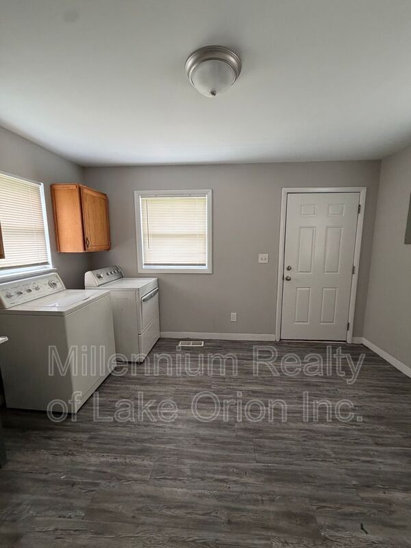 Photo - 735 E Milton Ave
