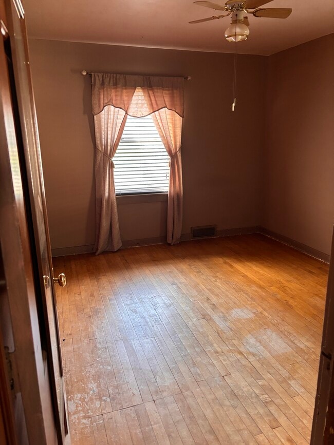 Photo - 214 N Rutledge St