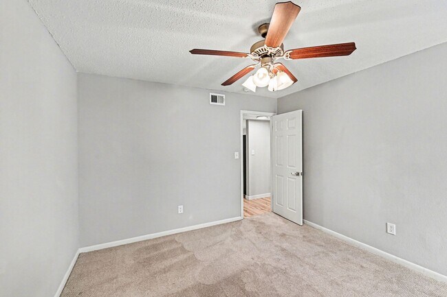 3921 Wyandotte