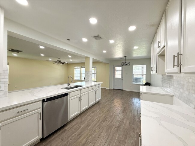 910 Staffordale Manor Ln