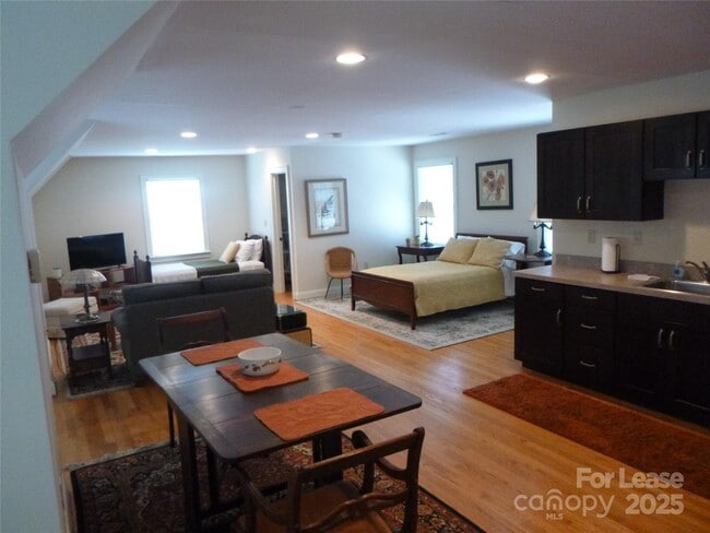 Photo - 3041 Park Rd Unit Carriage House