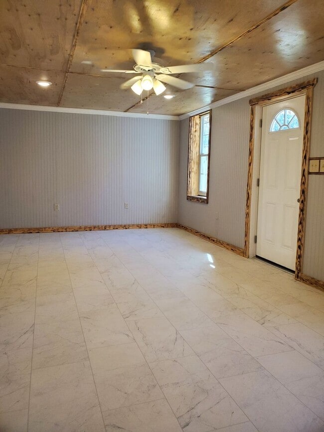 Photo - 109 Circle Dr