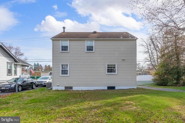 Photo - 307 Dickinson Rd