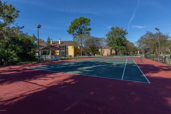 If you play tennis, you’ll enjoy this court. - 100 Fairway Park Blvd Unit 1103