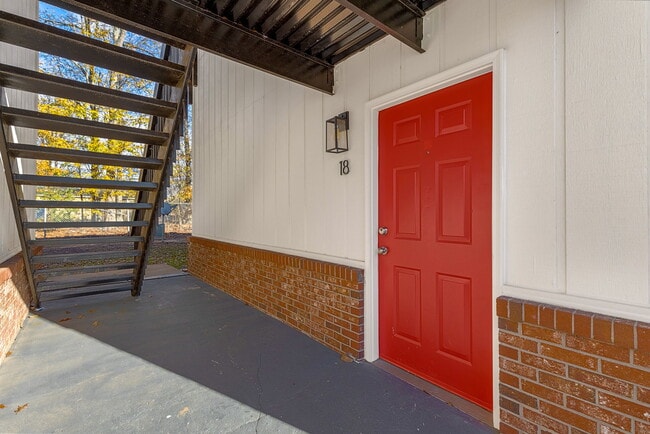 Photo - Maple Court Apartments