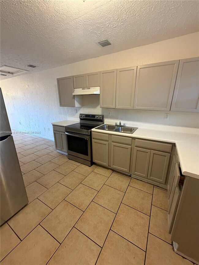Photo - 10621 SW 170th Terrace Unit 10621