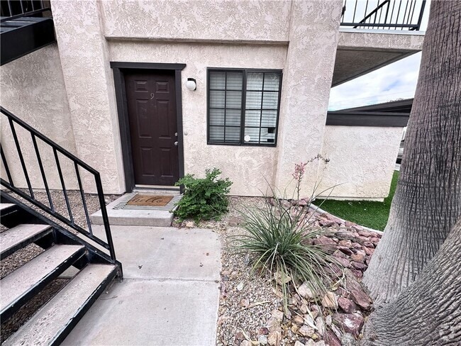 Building Photo - 1190 Ramar Rd Unit 9 Rental