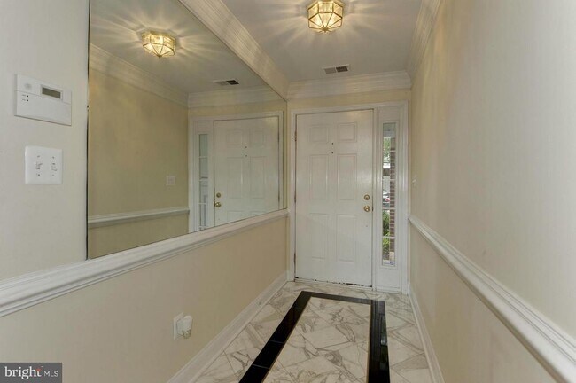 Photo - 2217 N Oak Ct