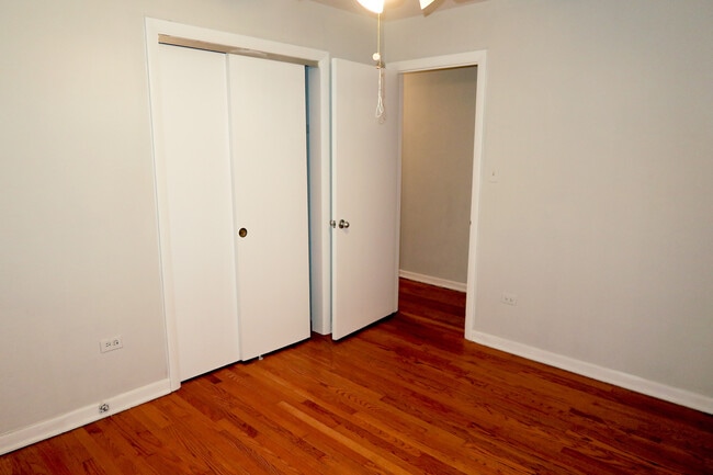 Photo - 6048 N Elston Ave