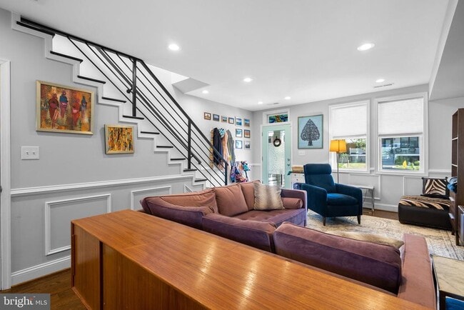 Photo - 1275 Oates St NE