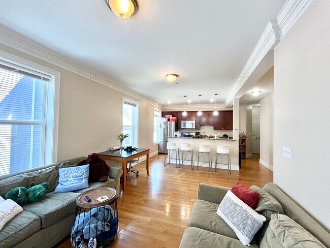 Photo - 17 Mansfield St Unit 1