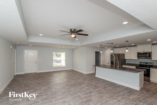 Photo - 541 Bird Ave SE